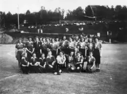 Damefotballagene til IF Thor og Sportsklubben Fjell