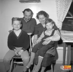 Alf Skoglund Sörfly Kilafors med hustru Ingrid och sönerna T