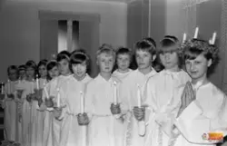 Lucia i Ovanåker.
F.v. 1. Yvonne Olsson 2. okänd 3. Inga-Lil