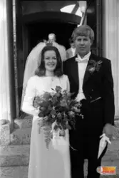 Brudparet Lena f. Edströms och Torsten Adolfsson.