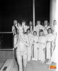 Lucia från simhallen i Edsbyn.
Anna Rudman, Marie Elofsborg.