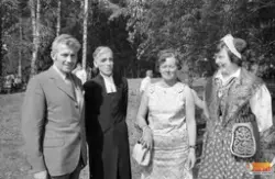 1.
2. Herbert Röstbo
3.
4. Ragnhild Danielsson