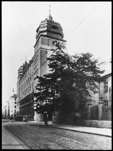 Kristiania posthus fra Prinsens gate.