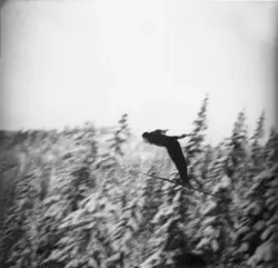 Skihopperen Kåre Vaslag i luften