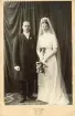 Bröllopsporträtt av Inga och Gustaf Lagergren (enligt text i album).