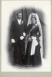 Bröllopsporträtt av Inga f. Åström och Olof Lingvall, Långbo