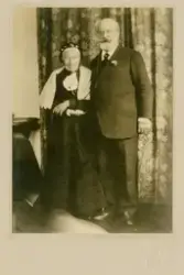 Mor og sønn Hedvig Ibsen Stousland og konsul Carl Stousland 