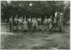 Vykort - lantbrukspersonal vid Harviks gård, Uppland 1884