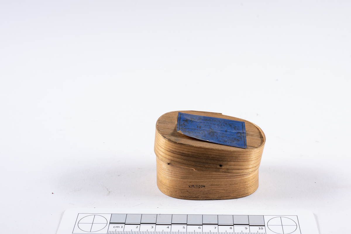 12 Nacht diechter für das viertel Jahr (i små ovala träaskar med blå etikett.)