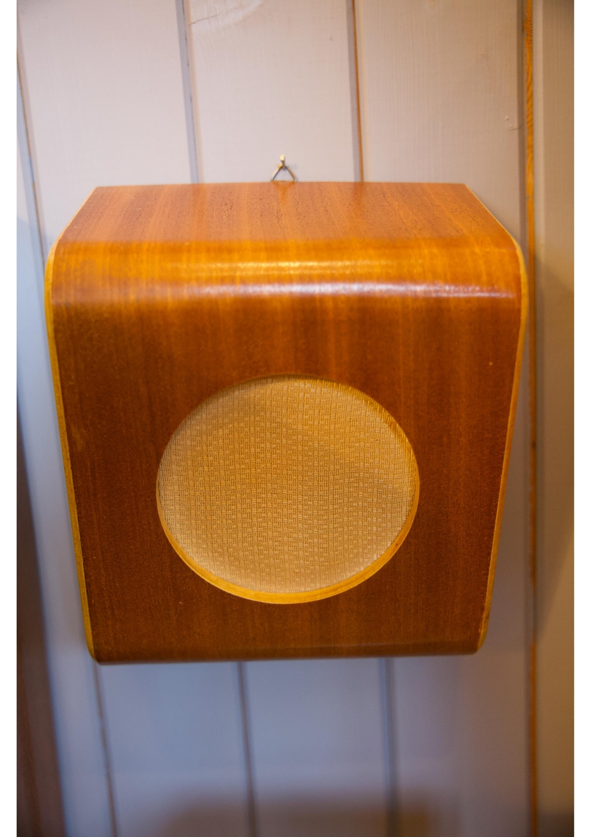 Edda høytaler fra 1953. Type DNH. Pris kr. 48,89.