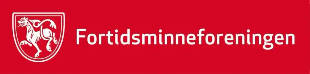 Logoen til fortidsminneforeningne. Hvit tegning av Urnesløven, en middelalderløve. 