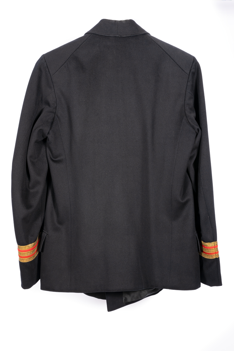 Kavaj m/1904 med gradbeteckning (gamla modellen) för marinläkare med kaptens tjänsteklass.