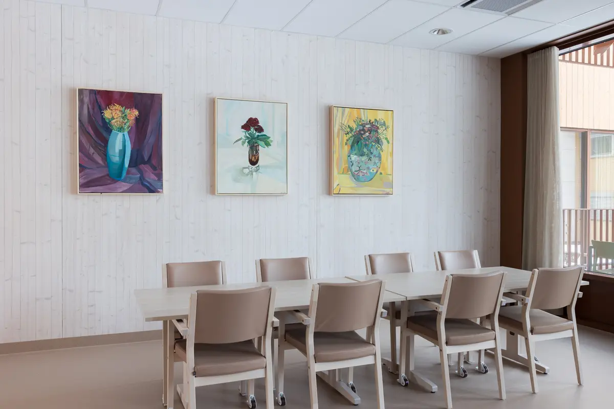 Stilleben av blomster i vase