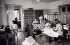 Trollhättan Telefonstation 6/7 1946 sista dagen före automatiseringen. Kontor. Interiör.