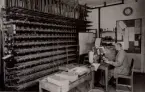 Trollhättan Telefonstation 6/7 1946 sista dagen före automatiseringen. Korskopplingen.