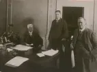 Telegrafstyrelsen. Stockholm År 1928. Gd Adolf Hamilton samt byråcheferna Paul Hallgren och J Alfred Lundgren.