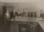 Motala Telegrafstation. Kassan. Tgx Sara Gustavsson, tk Axel Lundholm, tgmb Mait Hilding, rtf Magda Falk och tgmb Iris Johansson.