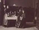 Stockholm Telegrafstation år 1895. Skeppsbron. Interiör. Kafferast i damgarderoben.