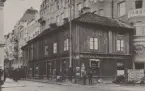Örebro Telegrafstation år 1910. Uppfördes omkr. 1700-talets mitt.Åren 1856-74 Telegrafstation. Revs 1912-13 för att lämna rum för Storgatan och Centralpalatset. Exteriör.