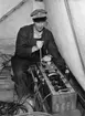 Sverige-Storbritannien-kabeln. Är 1960. Skarvning av kabeln. Linjeförman T Olofsson.