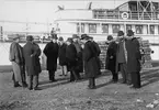Zur Erinnerung an die Auslegung.des Deutsch-Schwedischen Kabels November 1898. Gruppbild med bl.a. gd Storcken-feldt, di Alström och tk Byström.