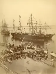 Fregatten VANADIS m.fl. fartyg i Port Said vid invigningen o