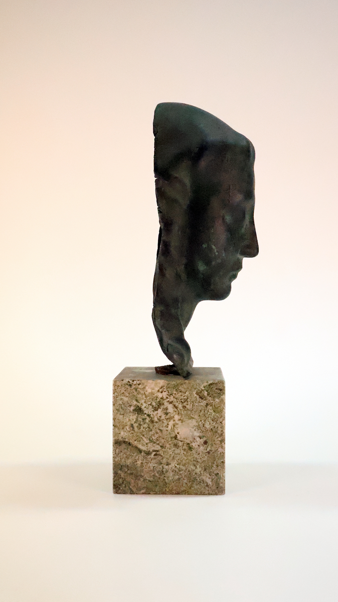 Kat. kort: Skulptur, brons, "Madonna" /ansiktsmask/ av Gösta Almgren, (f. 1888 d. 1954).