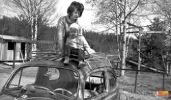 Här har vi Siv Kvick och brodern Jörgen Kvick på besök hos f