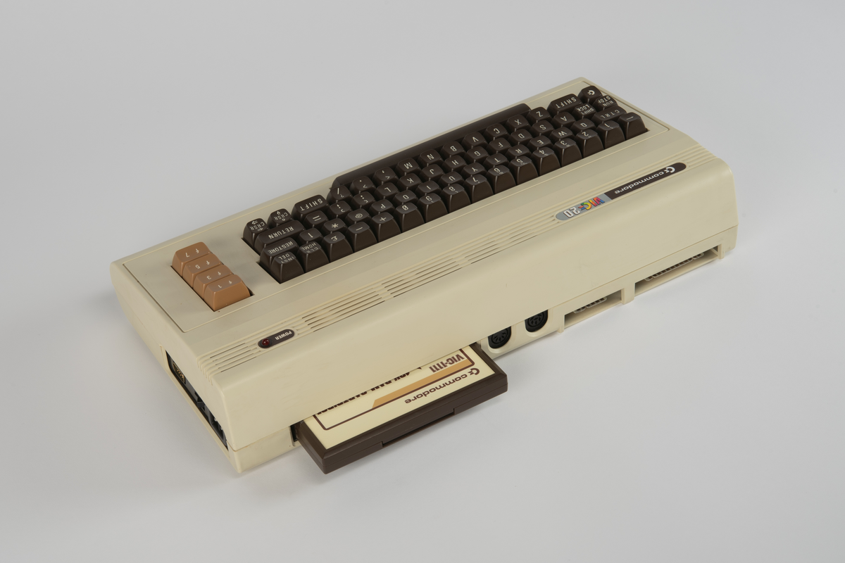 Datamaskin til styring for kart.