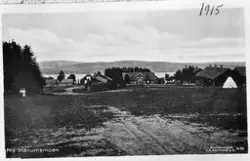 Starum Leir i Østre Toten med offisersmessa midt i bildet.