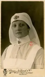 Portrett av Helga Thoresen (1889-1954)