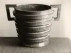 Kruka från Bobergs Fajansfabrik AB. Komp. Ewald Dahlskog.