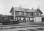 Järnvägsstation vid Norrsundet. (Bilden ingår i ett fotoalbum med titeln Norrsundet).