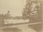 Vy över Gysinge. Utsikt från Granön. Ur album för Gysinge Bruk 1878.