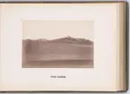 Vy över Green Harbour (Grønfjorden) på västra Spetsbergen, Svalbard. Fotografiet togs i samband med Spetsbergsexpeditionen 18721873, ledd av Adolf Erik Nordenskiöld.