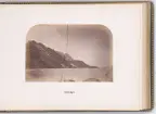 Vy av Foulbay, ett historiskt namn på en vik i norra Svalbard. Fotografiet togs under Spetsbergsexpeditionen 18721873, ledd av Adolf Erik Nordenskiöld.