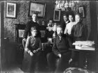 Familjen Hällbom i hemmet, Uppsala