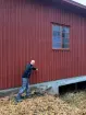 Hyttans södra fasad efter avslutade arbeten.