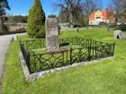 Gamla kyrkogården i Gävle, renovering av gravstaket med tillhörande stensocklar, etapp 2024. Gravvård GK10 0175 efter åtgärd