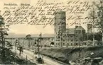 Brevkort med motiv av Stockholm Stadion. Stadion byggdes för olympiska spelen 1912 och detta vykort skickades under OS-månaden. Adresserat till Ellen Sundberg. Handskriven text på både fram- och baksida.