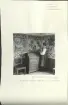 Skansen. Byggnader. Delsbogården. Västerängsstuga. Fru Hildegard Hedlund tänder ett ljus i innerkammaren.
Foto: Paul G Almasy, Neuilly-Siseine