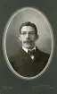 Porträtt av Ernest O. Oberg, 21 yrs. Aunt Sophie (enligt text baksida kort).