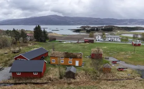 Dronebilde av bygdemuseum