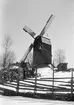 Näsets -även kallad Lidingö eller Hersby- kvarn står sedan 1840-talet intill Kyrkviken och nära Lidingö kyrka. Då flyttad från Södermalm. Här dokumenterad den 24 mars 1907.