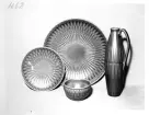 Fat, skålar och kanna från Bo Fajans, 1900-talets mitt.