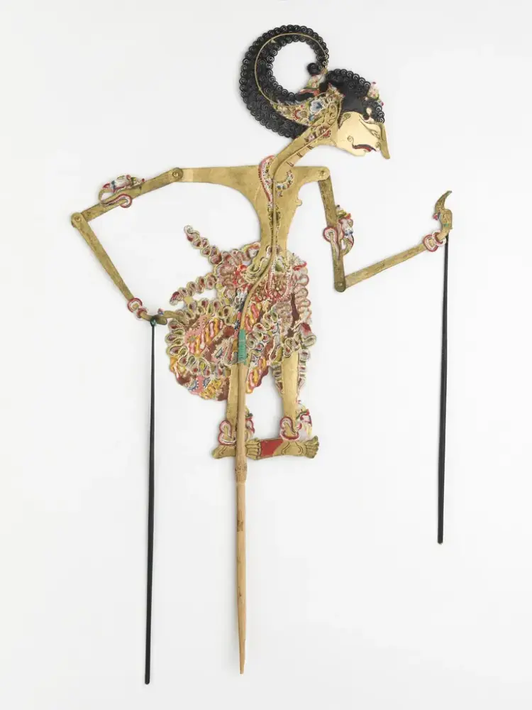 Foto: Figuren Laksmana, fra 1700-tallet. Digitalt fotografi av gjenstanden som måler 46 x 36 cm. Preus museums samling