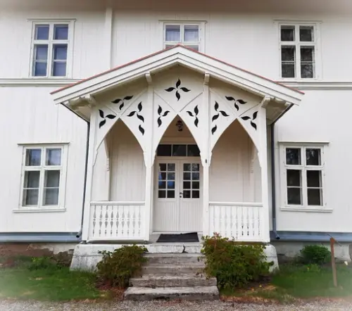 Inngangen til Eidskog skolemuseum.