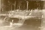 Tennisspel i Binz på ön Rügen, sommaren 1930 (enligt text i album).