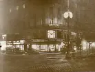 Wien: Kärntner strasse, sommaren 1930 (enligt text i album). Kärntner strasse är en av de mest berömda gatorna i Wiens centrum. (källa: Wikipedia).