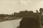 Wien: Schloss Belvedere, sommaren 1930 (enligt text i album).